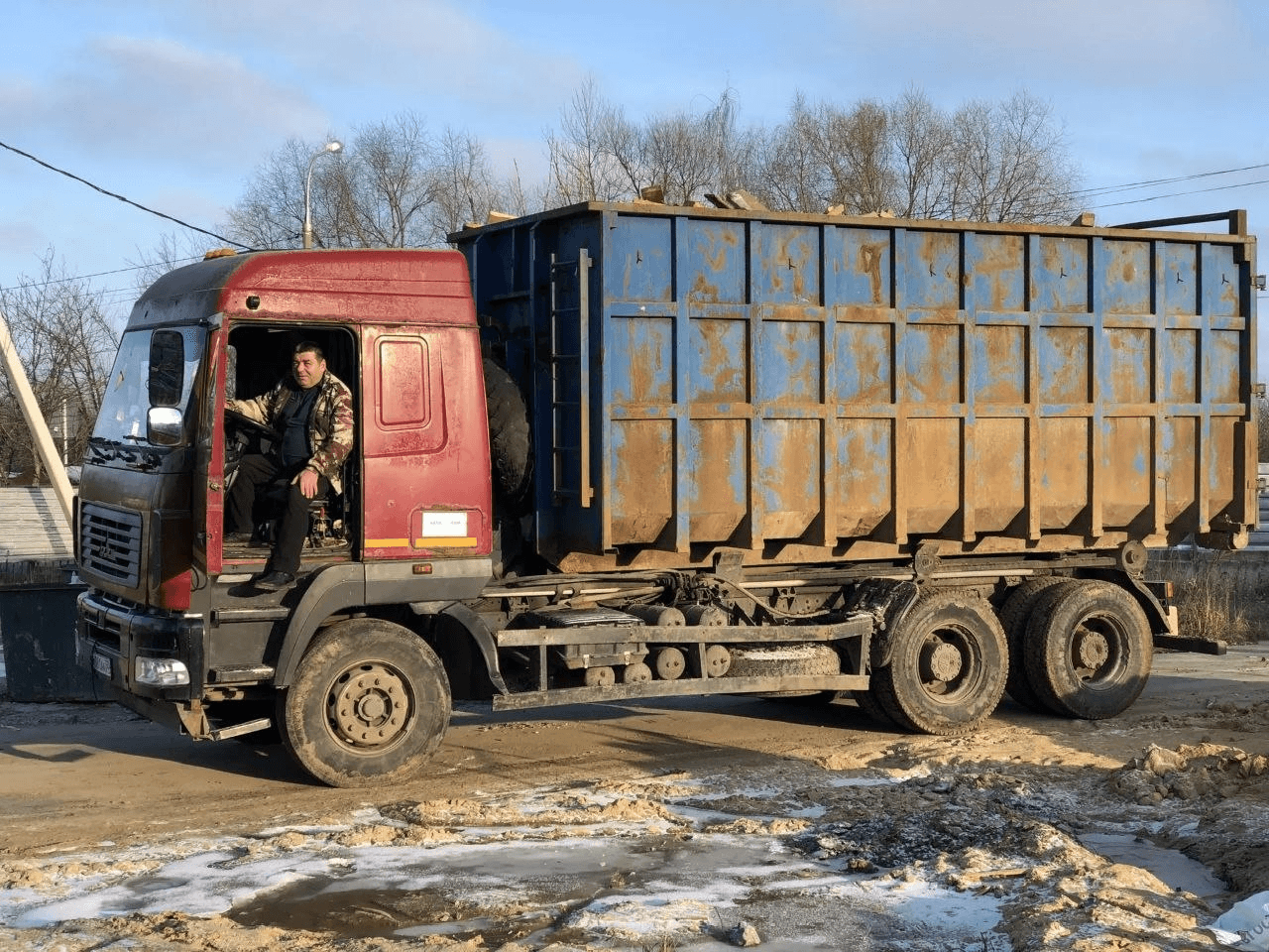 Контейнеровоз на подаче в Ступино